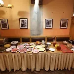 U Cervene Zidle - Red Chair Hotel