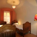 Rustic Ground Floor Apartment In Mala Strana