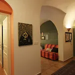 Rustic Ground Floor Apartment In Mala Strana