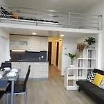 Vit Apartment - Free Parking - O2 Arena
