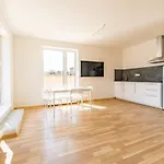 Penthouse # 81 With Panoramic City View In Elite Rezidence With Free Parking