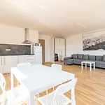 Penthouse # 81 With Panoramic City View In Elite Rezidence With Free Parking