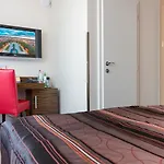 Ea Hotel Crystal Palace