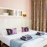 Royal Court Hotel
