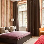 Royal Court Legerova