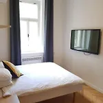 Stylish Studio Apartment By Namesti Miru