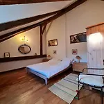 Magic Central Attic Apartment