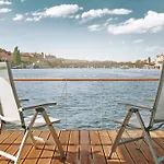 Vipliving Houseboat