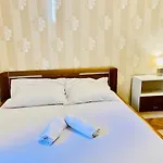 Hotelflat In Square Praha 2