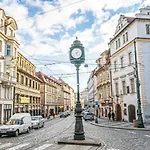 Bright & Spacious At Mala Strana, Charles Bridge 3 Min Of Walk