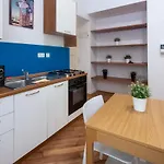 Nux Prague Old Town Square Apartments Masna