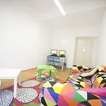 Dizzy Daisy Hostel