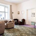 Large 3 Bdr Apt In The Heart Of Prague
