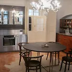 King Charles Apartment