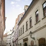 King Charles Apartment