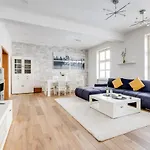 Luxury & Quiet Charming 2Bds Near River - Nek2Nd