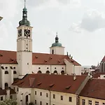 Lil Apartment With Tyn Cathedral View, Parking & Ac