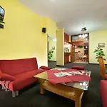 Hotel Henrietta