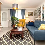 Family Villa In The City Garden