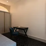 Luxury Old Town Apt, Parking