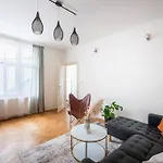 2 Bedrooms Apt Near Wenceslas Sq