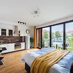 Apartment W/ Free Garage Parking