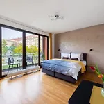 Apartment W/ Free Garage Parking