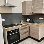Apartment With Terrace In Center