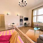 Beautiful & Peaceful Apartment With Cute Balcony