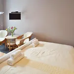 Lovely Lila Apartment