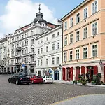 Charming Apartment In Famous Area