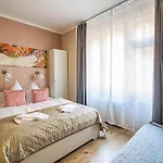 Old Town Rybna Apt By Ruterra