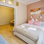 Old Town Rybna Apt By Ruterra
