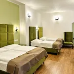Hotel Garden Court
