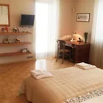 Huge Luxury Central Prague Villa, 6 Beds And Baths, Terraces, Double Garage