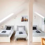 150M² 4Br Duplex Near Metro & Prague Center