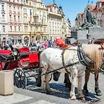 Cozy Homestay At Prague Main Station