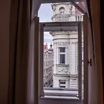 Modern Downtown Apt - Renovated, On Ideal Location