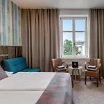 Royal Court Hotel