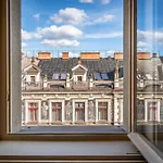 Theatre 9 Apartments By Adrez