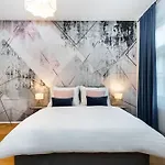 Seven Wishes Boutique Residence By Dwellfort