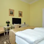 Hotel Metamorphis