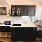 Residence Hattrick