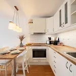 Prague Days - Skandi Studio With Workspace - Hip Area