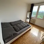 Private Room In A Shared Park-Side Apartment With A Great Connection To The City Center