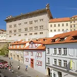 Red Lion Hotel