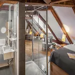 3 Epoques Apartments By Adrez