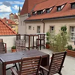 Anenska By Charles Bridge 3