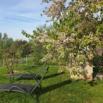 Zahradni Chata V Hloubetine