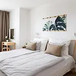 Stay2Gether Japandi Homestay For 4 - Metro B Luka